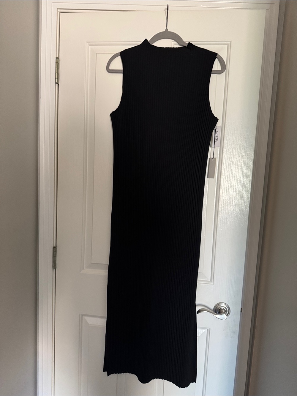 NWT Aritzia Babaton Optimize pleated Sleeveless Midi Dress - Black